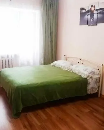 Своя Аккуратная: Cozy Retreat at Shevchenko Square Apartment Kyiv Exterior photo