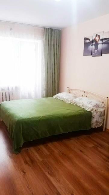 своя аккуратная: Cozy Retreat At Shevchenko Square Apartment